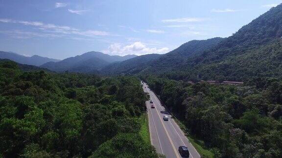 巴西圣保罗海岸线高速公路鸟瞰图