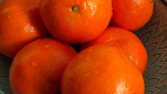 橘子在碗里在运动中射击