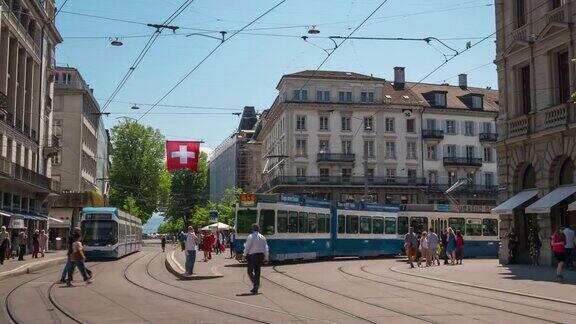 瑞士晴天苏黎世城市交通班霍夫大街全景