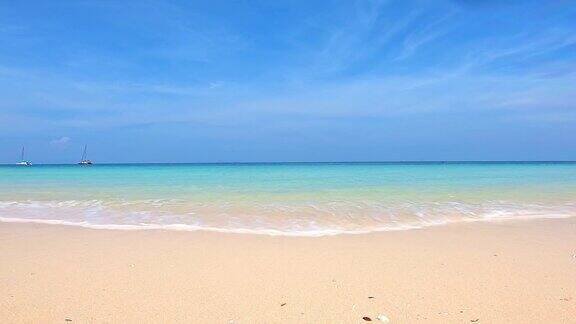 美顿岛位于泰国普吉岛海边蓝色的大海很清澈泰国普吉岛