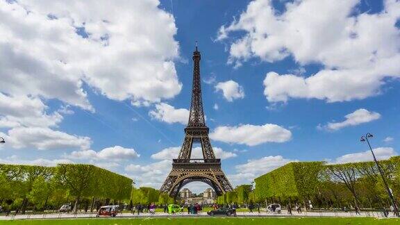 巴黎埃菲尔铁塔的时光流逝