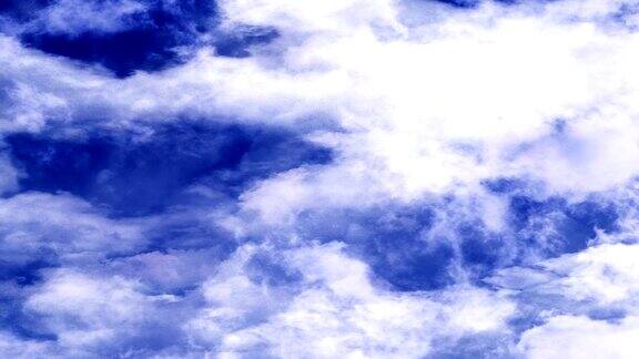 水平移动的蓝天云