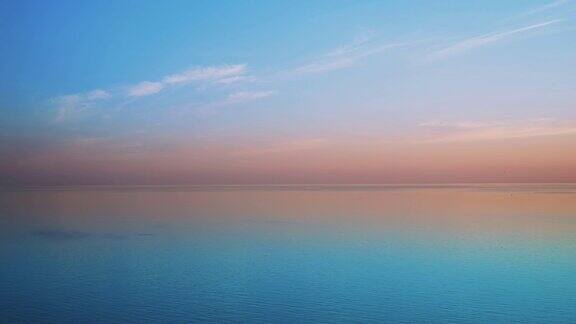 一个美丽的日落海景的Cinemagraph