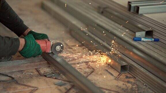 慢动作:建筑工人钢铁工人建筑工人