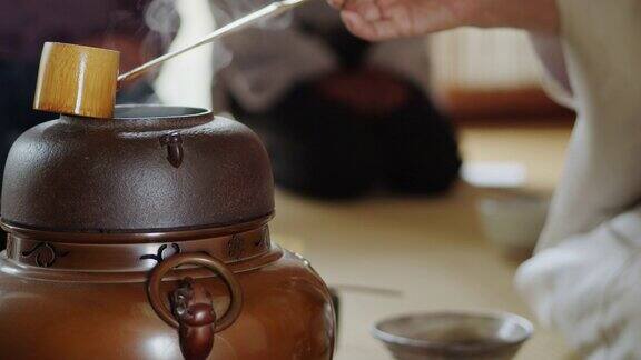 日本传统茶道上的蒸笼