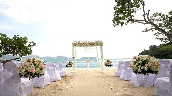 美丽的婚礼在海上举行
