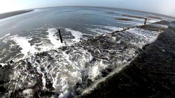 格罗因田和贝壳河岸在洪水与瀑布滩地库克斯海北海