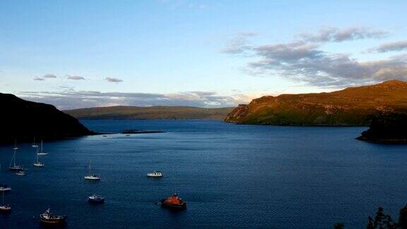 苏格兰斯凯岛波特里湖上的日落