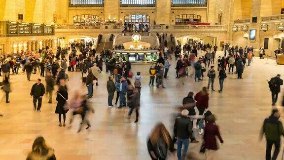 时光流逝:纽约中央车站和地铁站的游客人群