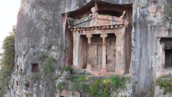 土耳其穆格拉法提耶古利西亚人岩石坟墓