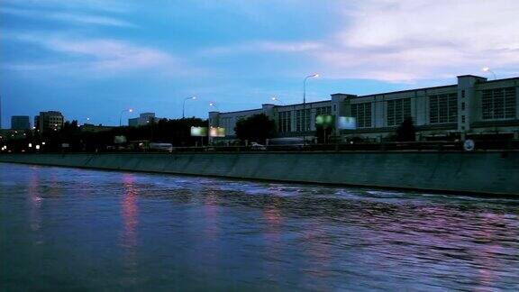 夜河与城市