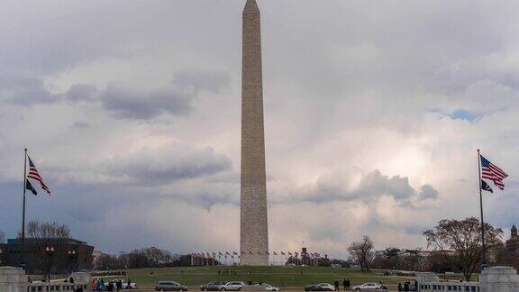 4K时间推移的华盛顿纪念碑是一个方尖碑在美国华盛顿特区的国家广场建筑和吸引力