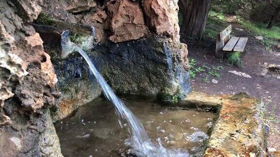 塞浦路斯山区饮用的泉水