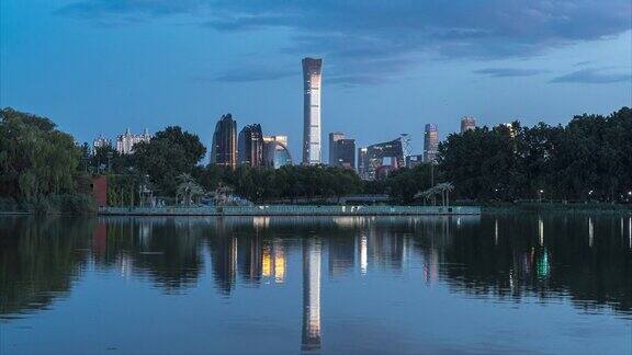 中国北京CBD日夜延时水反射