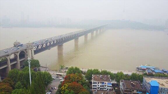 中国白天时间武汉市交通长江大桥生活街区空中俯瞰4k