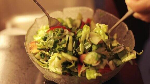 新鲜蔬菜沙拉的特写