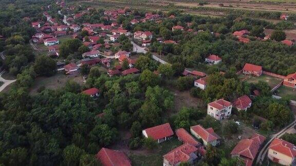 塞尔维亚南部村庄的鸟瞰图
