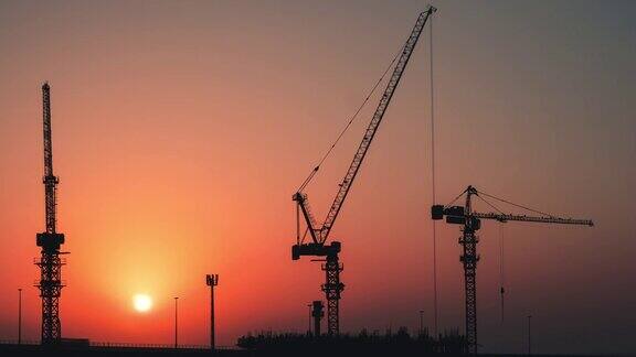 日落时建筑工地的时间流逝