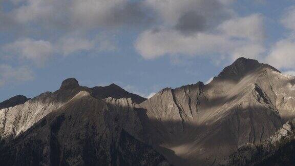 天气越过山顶