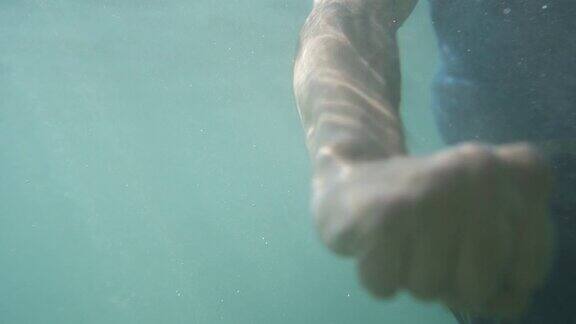 在冷水中溺水