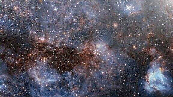 通过外太空探索发光的银河系动画飞行通过发光的星云云和星星4K在深空穿越云和星场