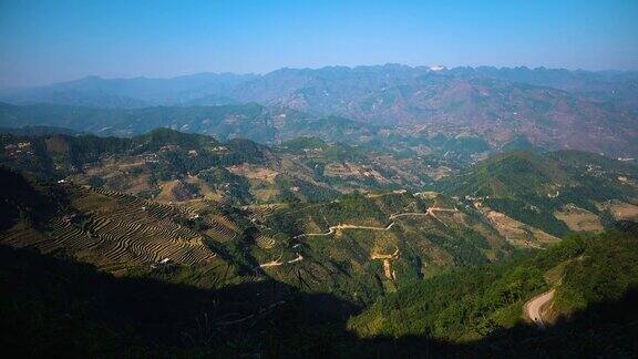 拍摄越南美丽的山景