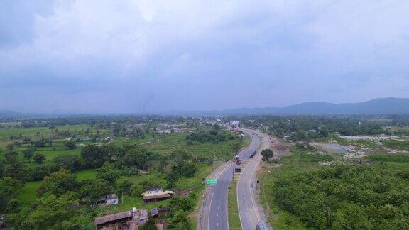 无人机拍摄的印度恰尔肯德邦国道