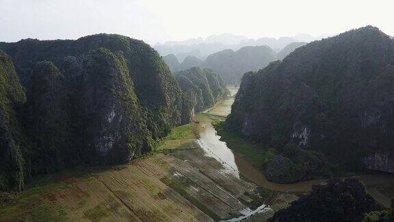 越南宁平河谷鸟瞰图