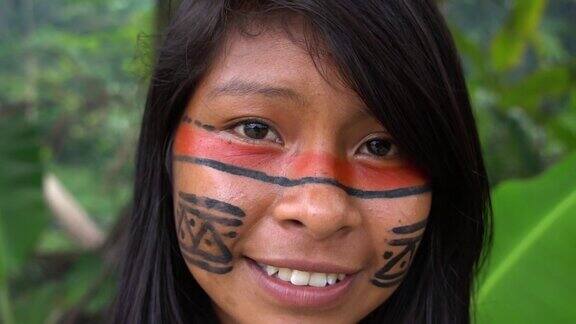 图皮瓜拉尼部落的一位年轻土著妇女的肖像