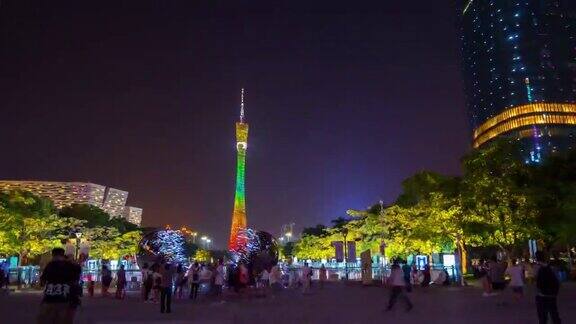 夜晚灯火通明的广州市图书馆塔公园步行全景4k时间流逝中国