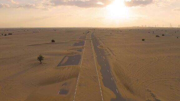 迪拜市阿拉伯半沙漠道路