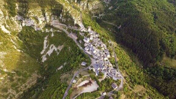 山坡村庄高空拍摄