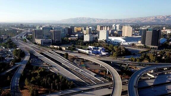 鸟瞰加州圣何塞公路交汇处基础设施