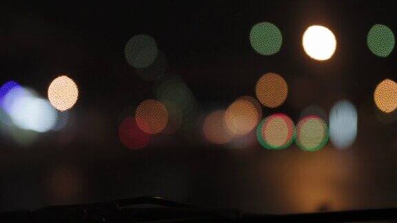 城市灯光在夜晚的散景抽象灯光背景