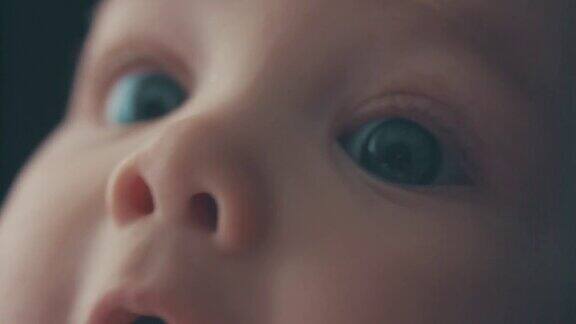 宝宝眼睛的特写