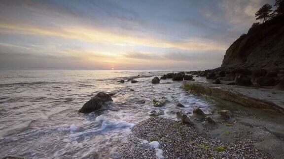 日出时的海岩
