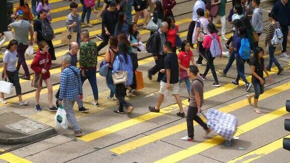 晴天香港市区著名的交通街道拥挤人行横道全景4k