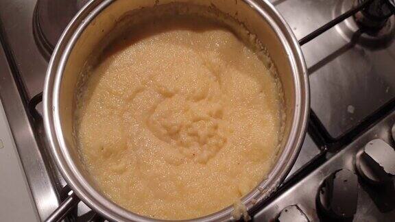 煮玉米粥