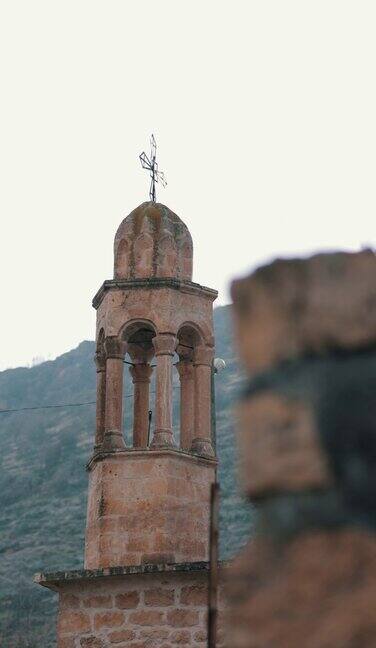 马尔丁被遗弃的村庄鬼村土耳其东南部萨乌尔镇附近被遗弃的叙利亚村庄KillitDereici被遗弃的历史教堂旧钟楼历史教堂