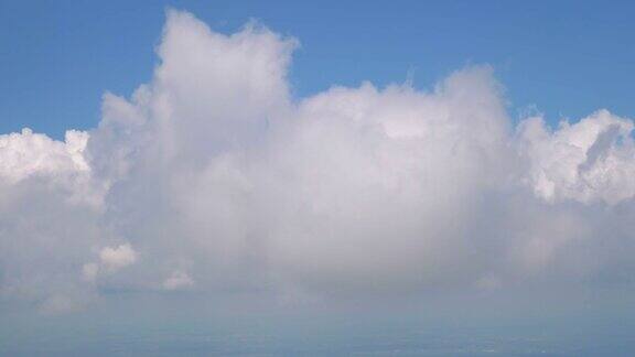 在4k的云层上飞行
