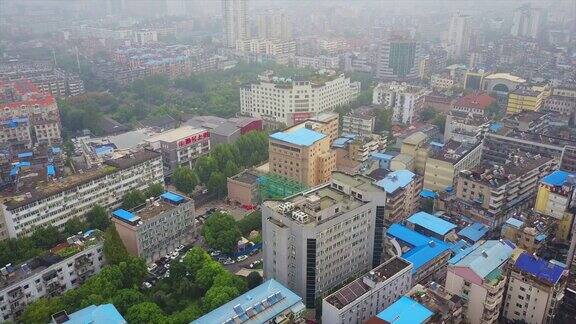 中国白天时间武汉市生活街区蓝色生活街区屋顶航拍全景4k