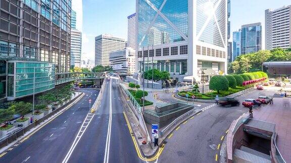 香港市区街道上的繁忙交通和现代建筑时间间隔为4k