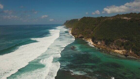 鸟瞰图美丽的海滩印尼巴厘岛