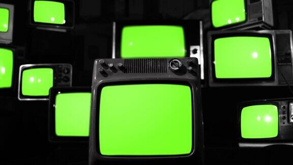 10台旧电视打开绿色屏幕黑白色调