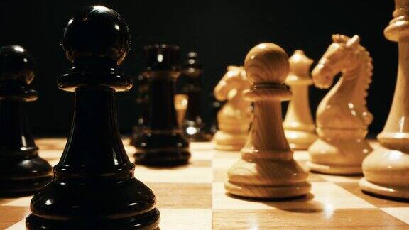 经典的木制象棋游戏股票视频