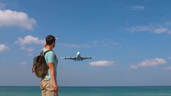 背包游客欢迎乘飞机旅行你好假期