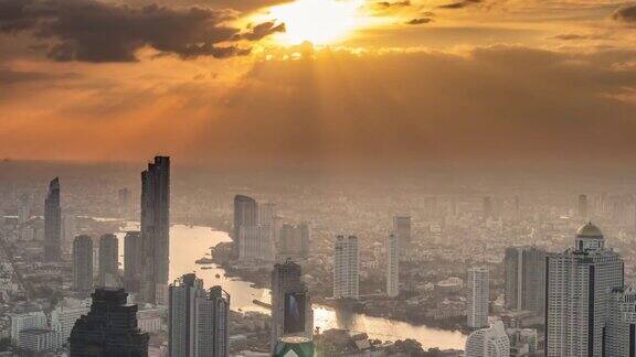 曼谷市区湄南河上的日落延时拍摄