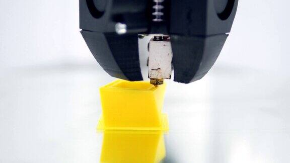 特写镜头3d打印技术三维打印机在实验室工作3d打印机工作