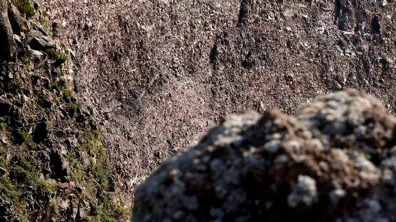 维苏威火山硬化的岩浆变成了火山岩特写显示了地形