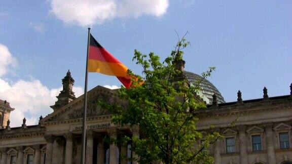 德国柏林国旗和国会大厦圆顶